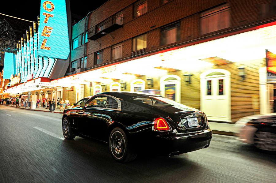  Rolls-Royce Wraith Black Badge 2016 года  (NA) (фото 10 из 30)